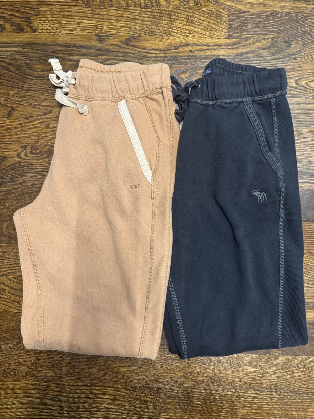 Abercrombie & Fitch Women’s Fleece Sweatpants, Set of 2, Tan & Black, Size: S